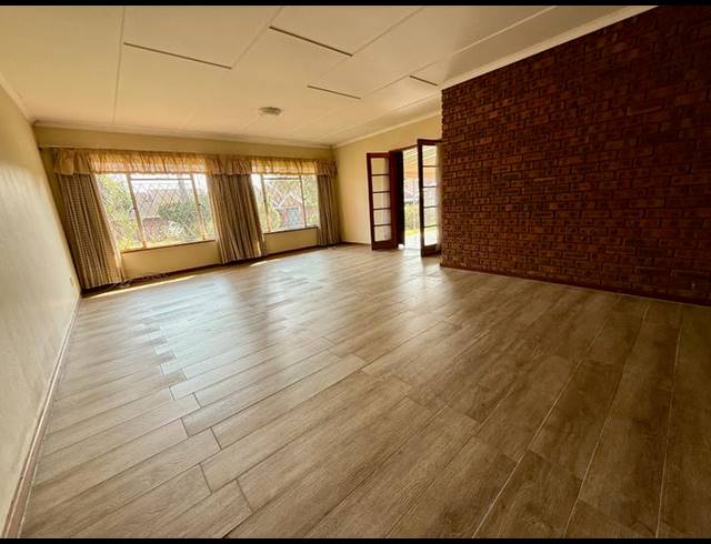 3 BEDROOM TOWNHOUSE FOR SALE IN SCOTTSVILLE